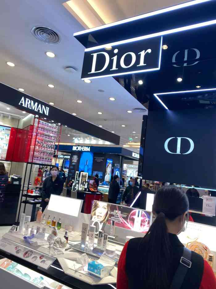 dior迪奥(国际广场女装店)-"迪奥公众号针对会员用户有做活动.提前在.