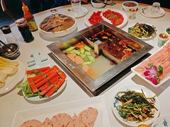 -二荆条·蜀鲜汇城市森林火锅