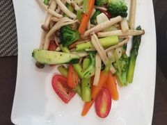 -悦享绿山墙西餐厅