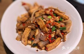 Pork Ear Tips Stir-fried with Tofu Skin