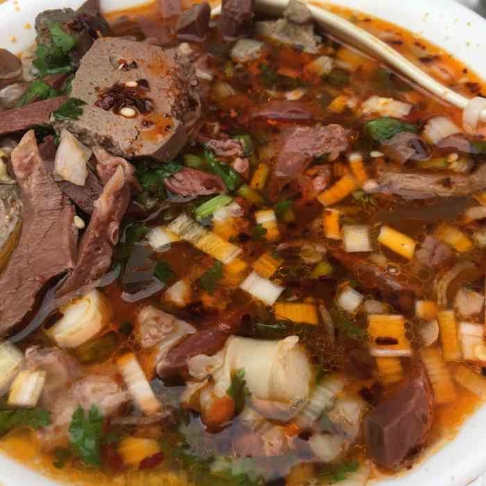 刘一碗羊肚(华联店)-"喜欢喝羊汤的人超级多呀~每次路过生意都很.