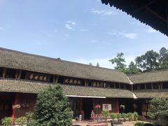 -峨眉山报国寺