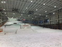 -乔波室内滑雪场