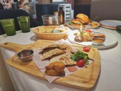 瀑布芝士牛肉汉堡-阿妮叶李(光谷世界城店)