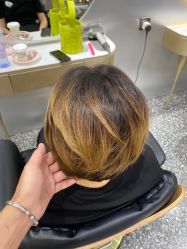 -Tloml salon
