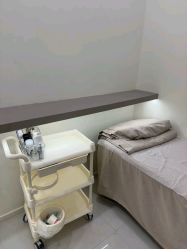 -苗方清颜专业祛痘·皮肤管理