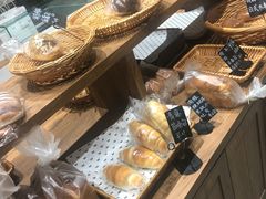 -沁屋面包店(人民东路店)
