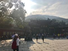 -峨眉山报国寺