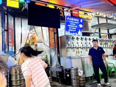 -老东镇啤酒屋海鲜加工·蒸汽海鲜·海鲜烧烤(台东店)