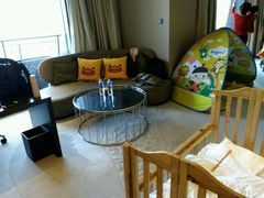 -上海滴水湖皇冠假日酒店