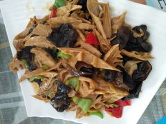 -天天向上素食餐厅(五台山店)