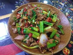 爆炒小黄牛-苗湘食府(十年店)