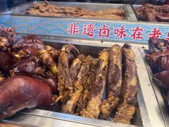 -老鼎万春卤菜(五代传承创始老店)