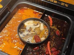 -老牌坊云南鱼豆花火锅(爱建店)