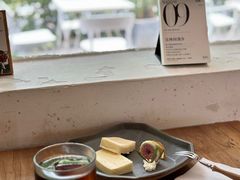 -彳亍咖啡·这里(水湾路店)