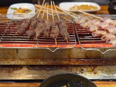 -哈尔滨小酒馆·鲜肉现穿自助烧烤(康新花园店)