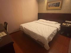 -维也纳酒店(罗湖口岸国贸东门店)