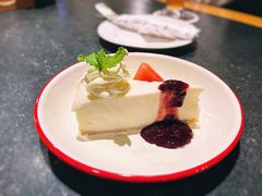 草莓酸奶蛋糕-宝莱纳餐厅(滨江店)