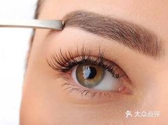 “眉目传情”  除了炯炯有神的眼睛  漂亮的眉毛同样
