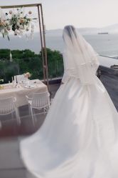 -派丽莫Pellimo原创设计婚纱品牌