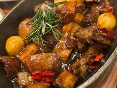 安格斯铁板蒜香牛肉粒-CRAZYONES西班牙海鲜饭(上海美罗城店)