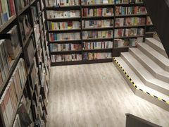 -钟书阁(群光广场店)