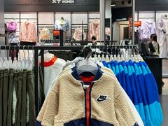 -百年港湾奥特莱斯(香炉礁店)