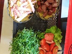 -老石黑山羊毛驴肉火锅(金凯广场店)