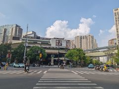 -瑞虹新天地月亮湾