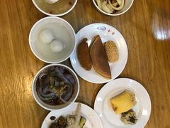 小吃十二件-龙抄手(春熙路总店)