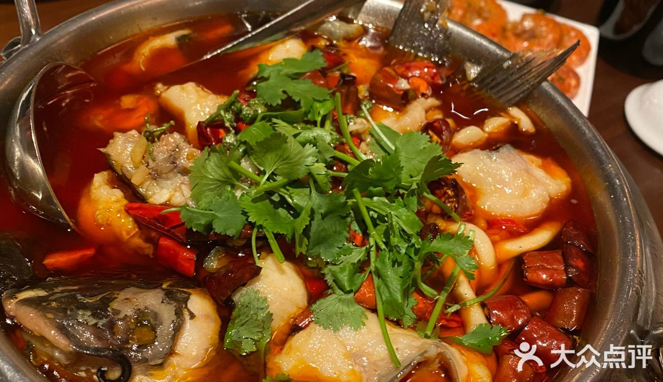 味道中规中矩，单点一个炒花蟹，两支酒，价格清新脱俗