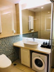 -海豚湾高端月子会所(黄浦店)