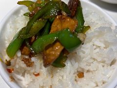-阿瓦山寨·湘菜现炒·剁椒鱼头王(咸阳总店)
