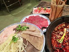 -周小明火锅(黑金冠社区店)