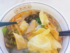 -弘束束柳州深巷螺蛳粉(珠江路店)