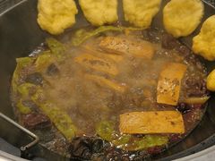 -哈尔滨烧烤·山河村铁锅炖(交大店)