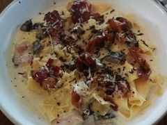 培根蘑菇手工宽面-ROAST coffee & eatery