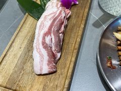 厚切黑猪五花-红泥小火炉·东北泥炉烤肉(天一旗舰店)
