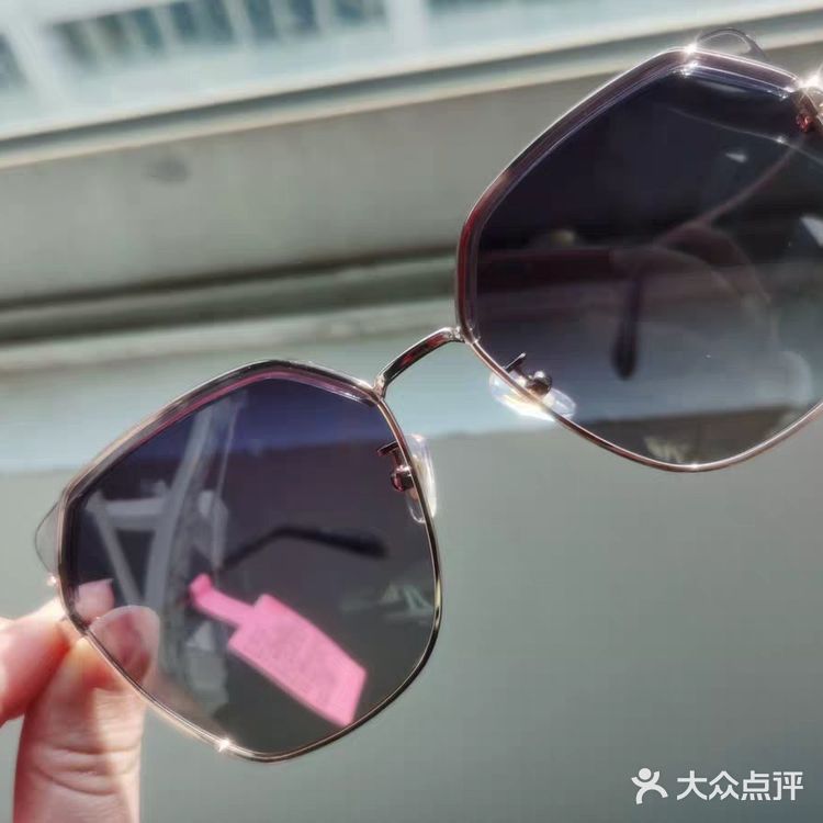 花雨伞太阳镜，C位出道[调皮]，女性专属🌹