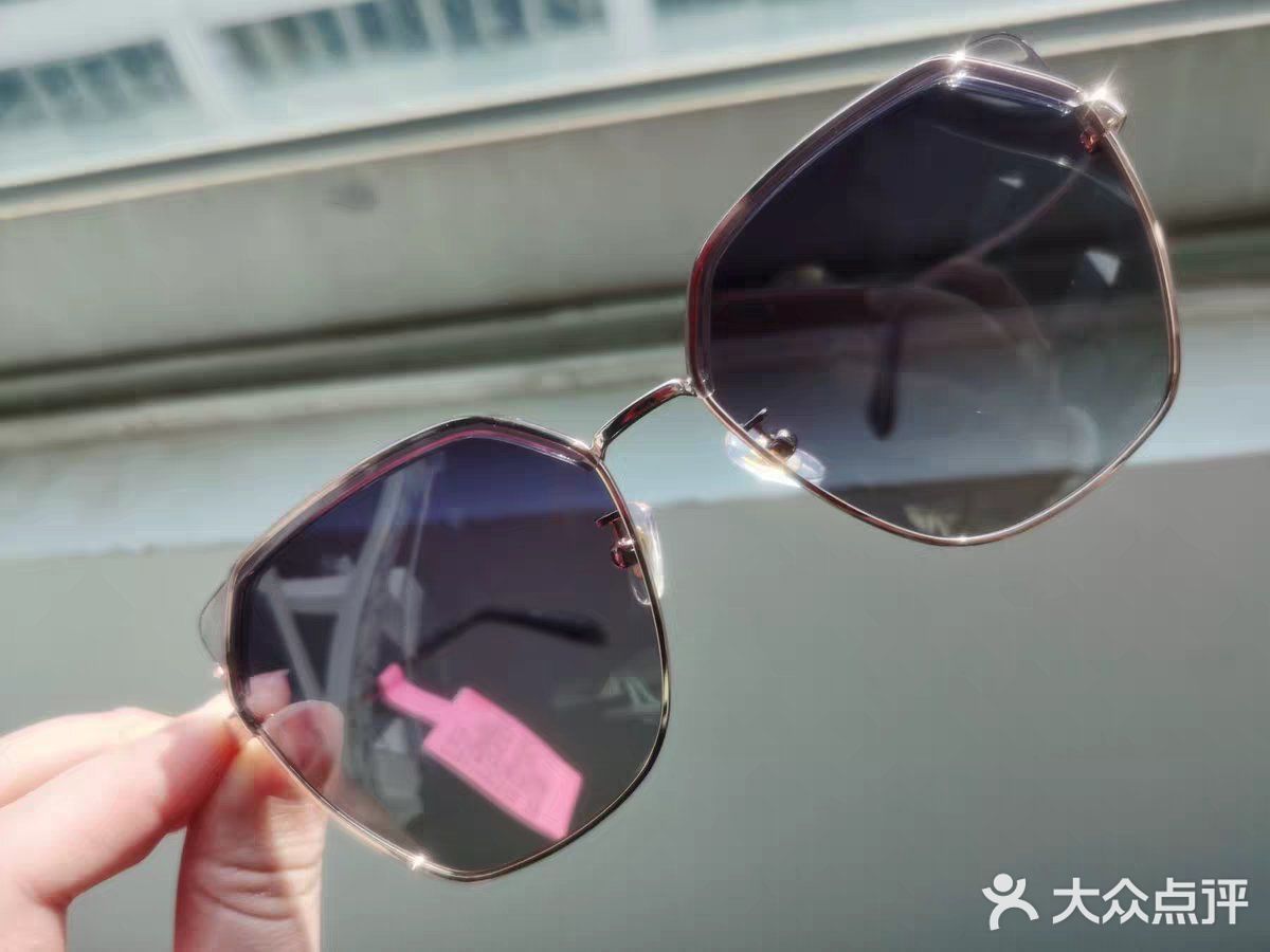 花雨伞太阳镜，C位出道[调皮]，女性专属🌹