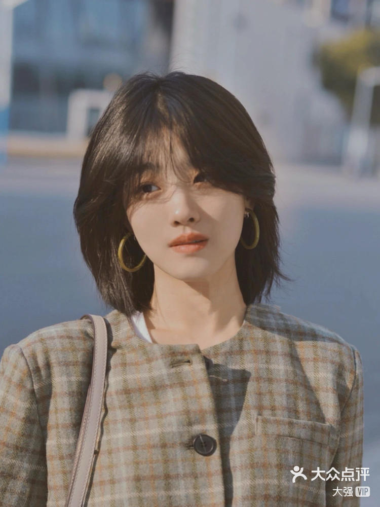 齐肩短发学生头