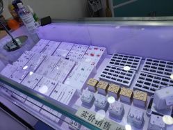 -花师傅专业手穿耳洞打耳洞穿孔