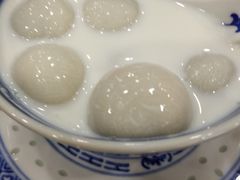 牛奶芝麻汤圆-赵记传承特色牛奶甜品(泉城广场店)