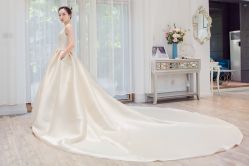 点击看大图 -派丽莫Pellimo原创设计婚纱品牌