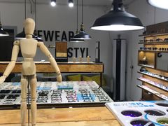 -罗伯特眼镜·蔡司官方授权(罗湖国贸店)