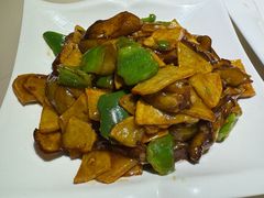 -老码头黑皮肘子锅包肉(赣水路店)