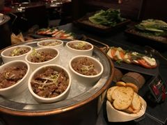 -恰餐厅及酒吧 CHAR Bar & Grill (北京丽都皇冠假日店)