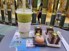 -奈雪的茶(亨特国际广场店)