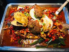 清江鱼-鸣记脆皮烤鱼·海鲜烤鱼(三八广场店)