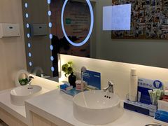 -维乐口腔(美维云门诊陆家嘴店)